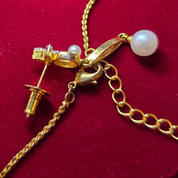 Delicate Indian Design Faux Pearl Rhinestone Gold Wedding Necklace Earrings Set - Picture 13 of 13